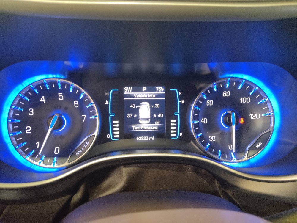 Used 2017 Chrysler Pacifica Touring FWD image 23