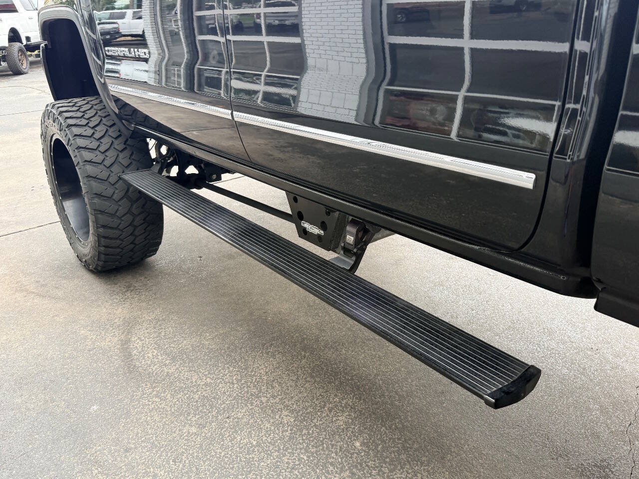 Used 2015 GMC Sierra 2500 Denali w/ Duramax Plus Package AWD/4WD image 19