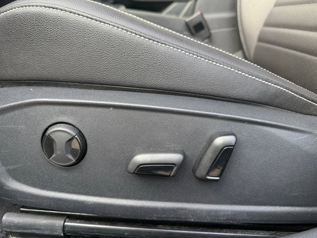 Used 2024 Volkswagen Jetta SE image 19