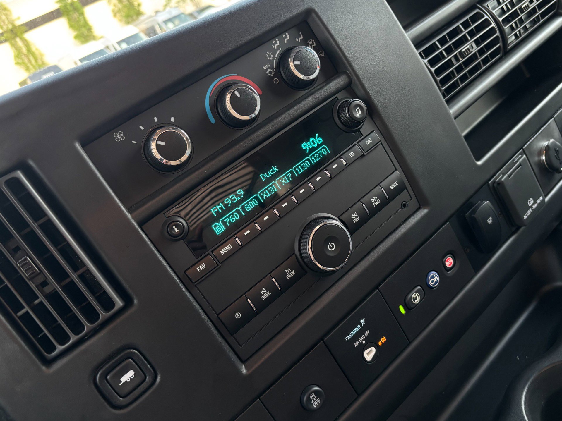 Used 2022 Chevrolet Express 3500 w/ Power Convenience Package RWD image 19