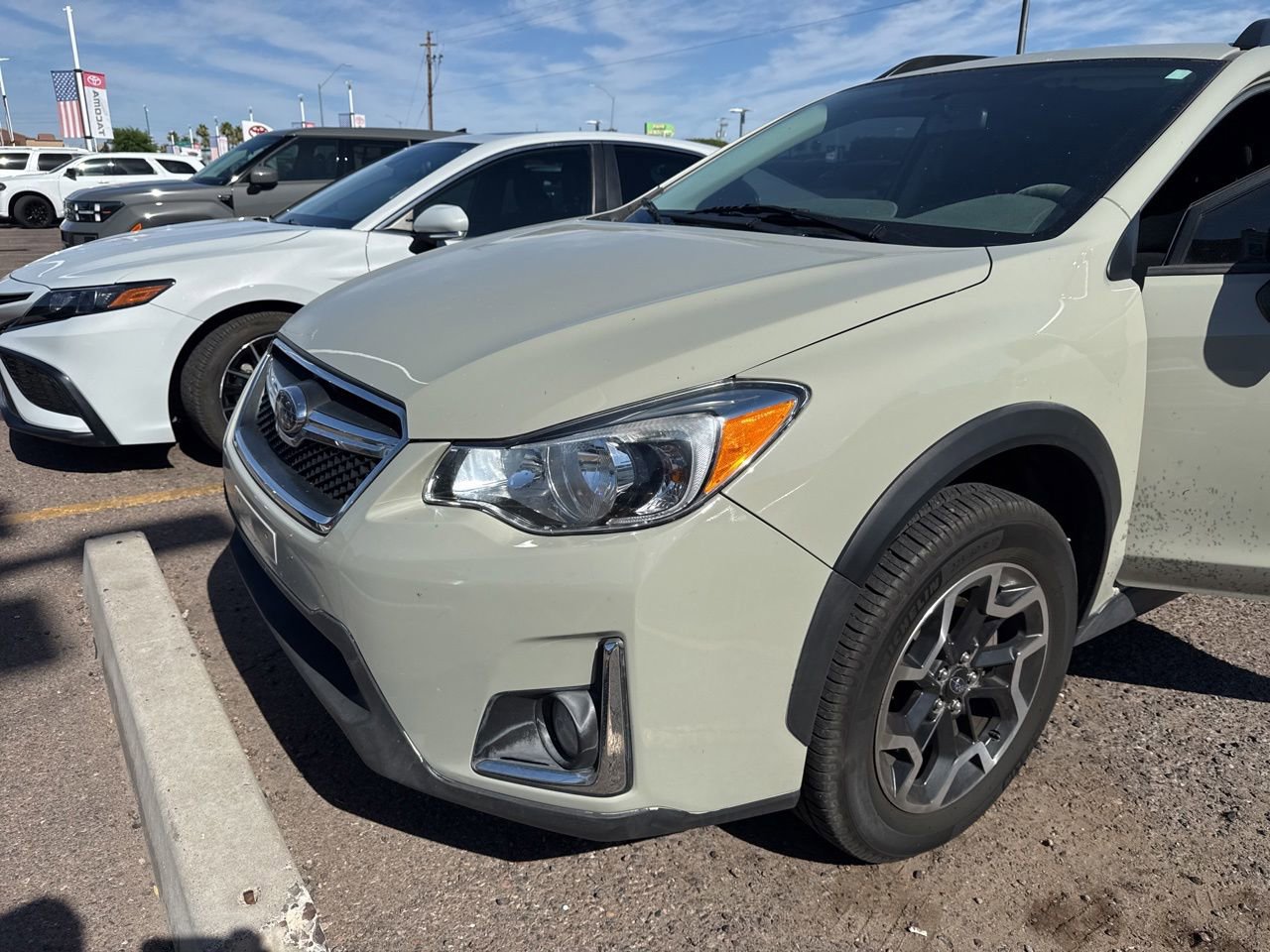 Used 2017 Subaru Crosstrek 2.0i Premium AWD/4WD image 2