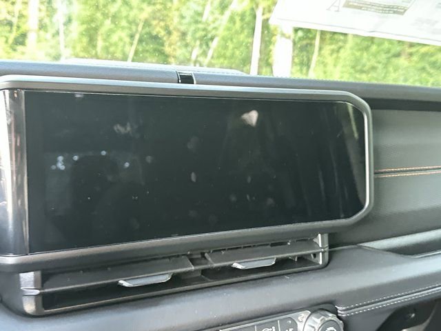 New 2025 Jeep Gladiator Mojave w/ Steel Bumper Group image 25