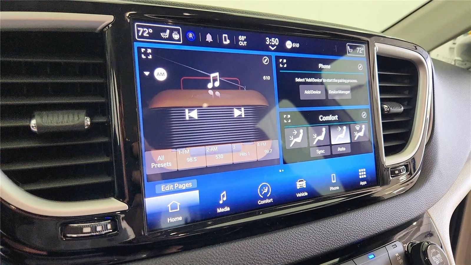 Used 2023 Chrysler Pacifica Touring-L FWD image 29