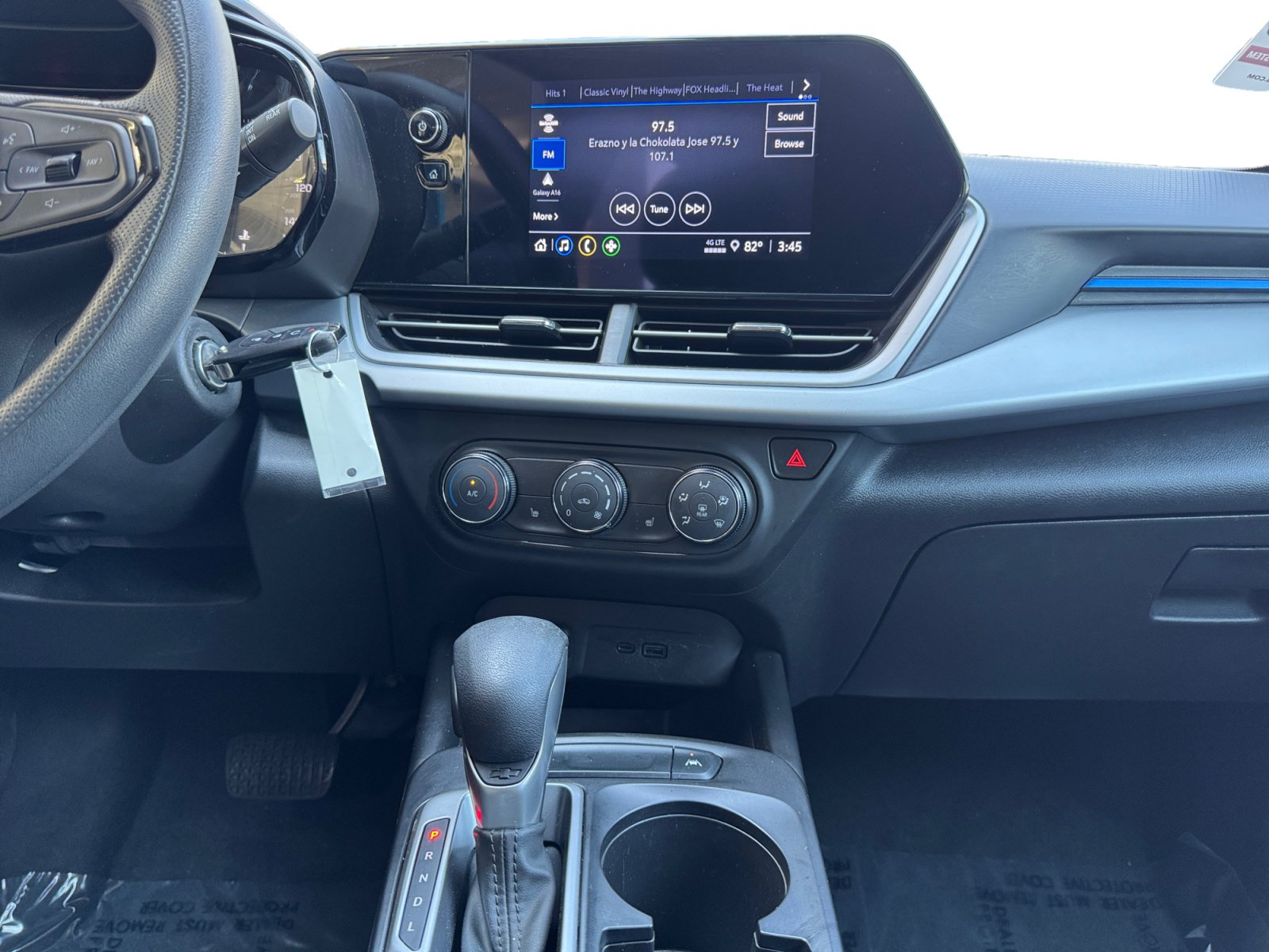 Used 2025 Chevrolet Trax LS w/ LS Convenience Package FWD image 11