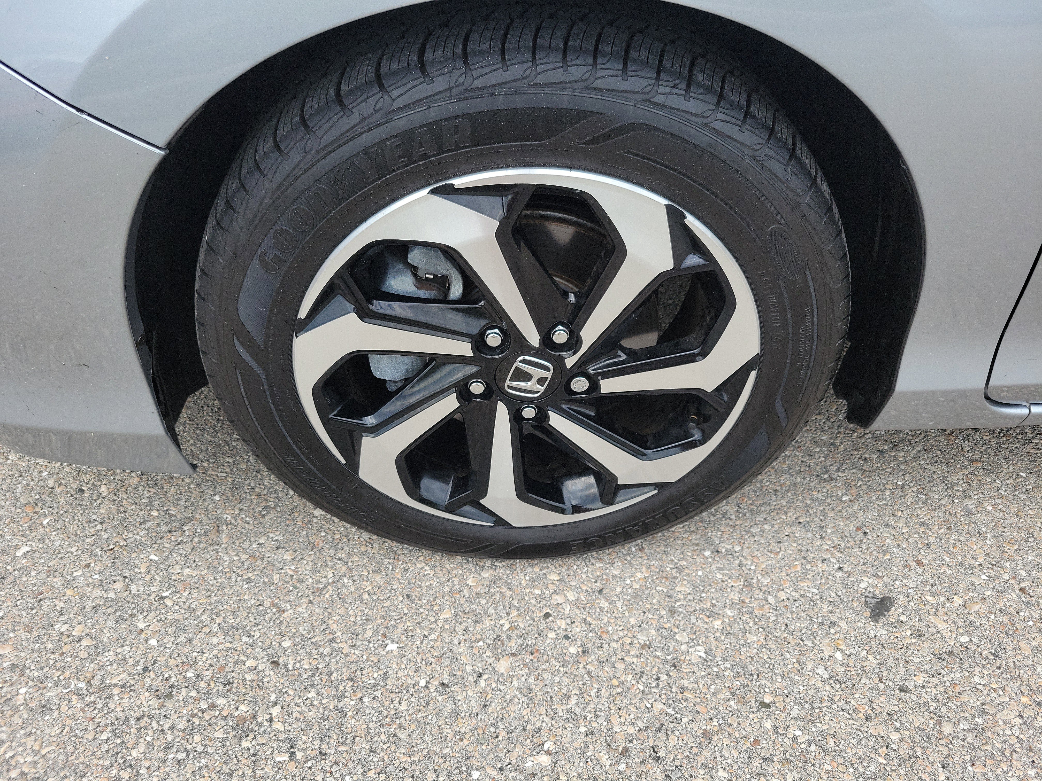 Used 2017 Honda Accord EX-L image 8