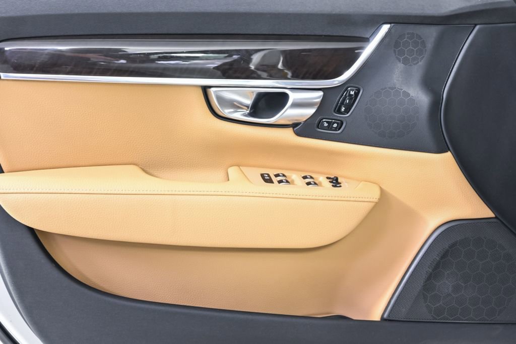 Used 2018 Volvo S90 T5 Momentum w/ Convenience Package image 7