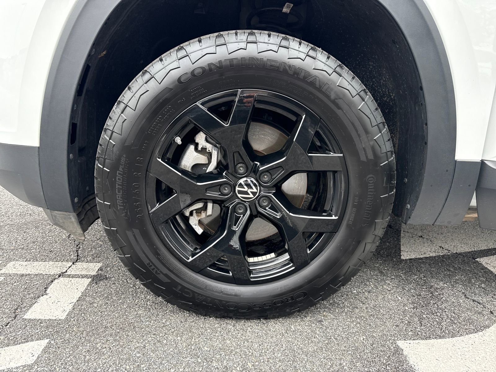 Used 2024 Volkswagen Atlas Peak Edition SE image 27