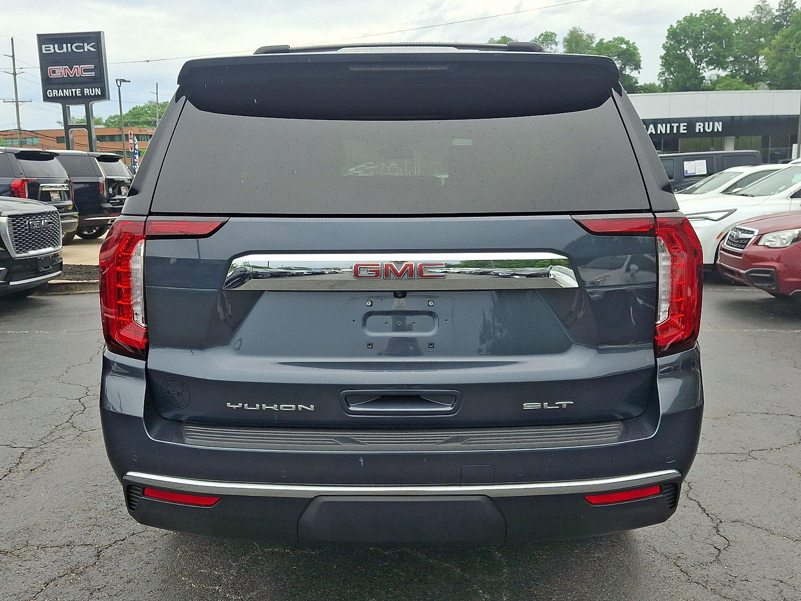 Used 2021 GMC Yukon SLT w/ Rear Media and Nav Package AWD/4WD image 5