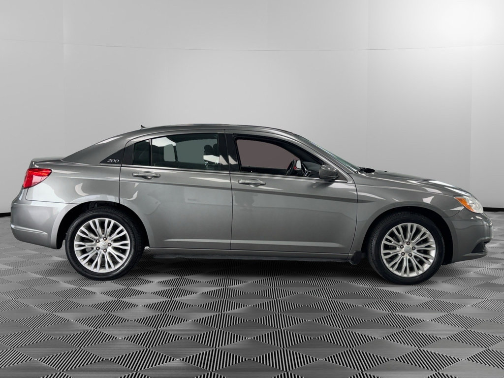 Used 2012 Chrysler 200 LX FWD image 9