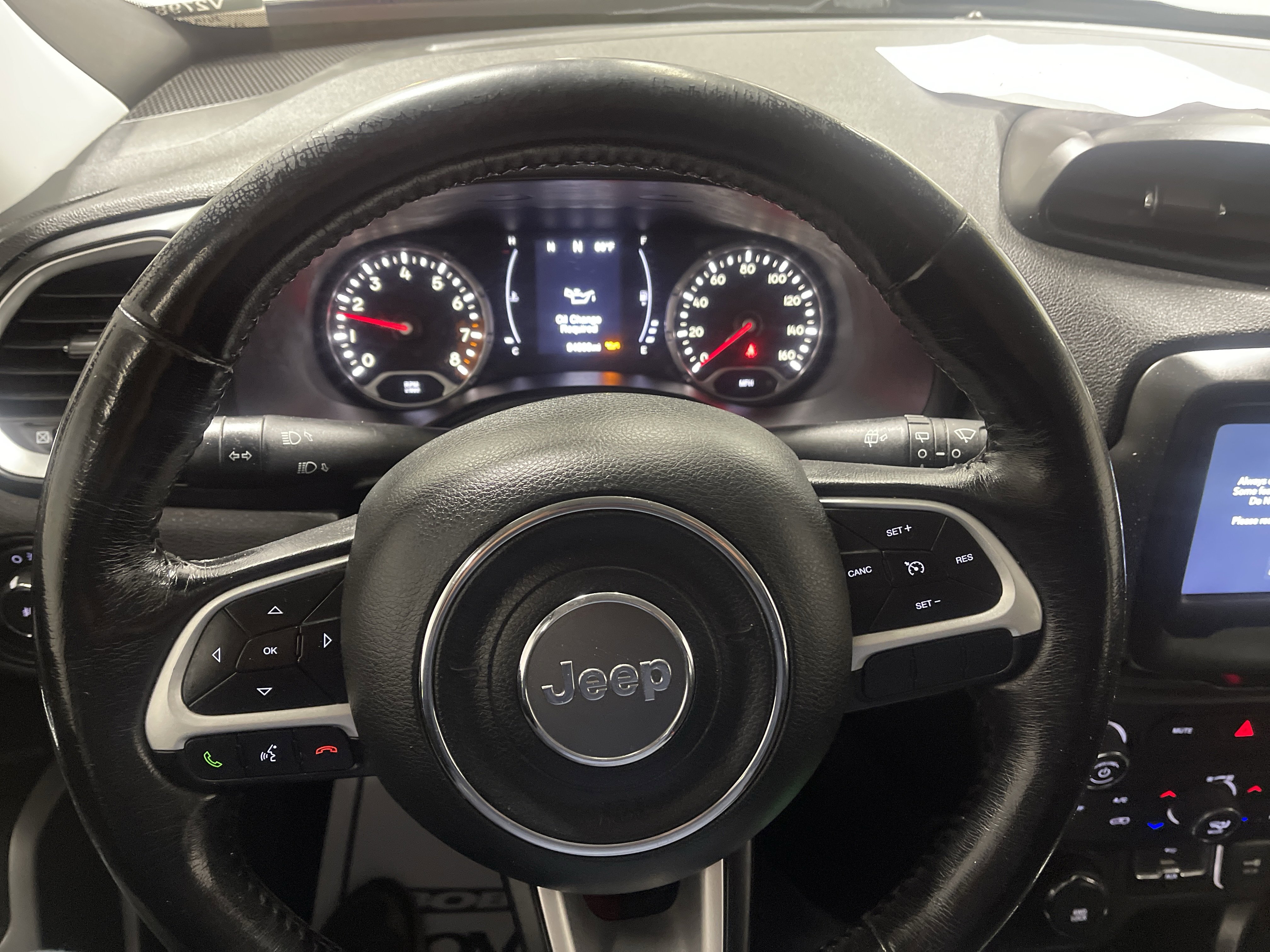 Used 2018 Jeep Renegade Latitude w/ Cold Weather Group image 27