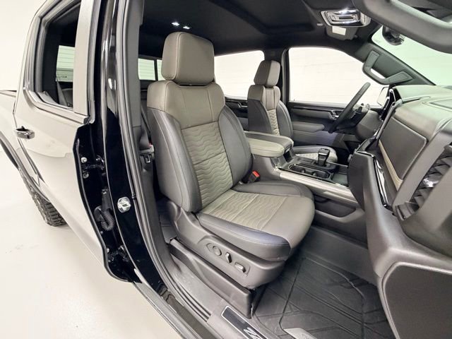 Certified 2025 Chevrolet Silverado 1500 ZR2 w/ Technology Package image 30