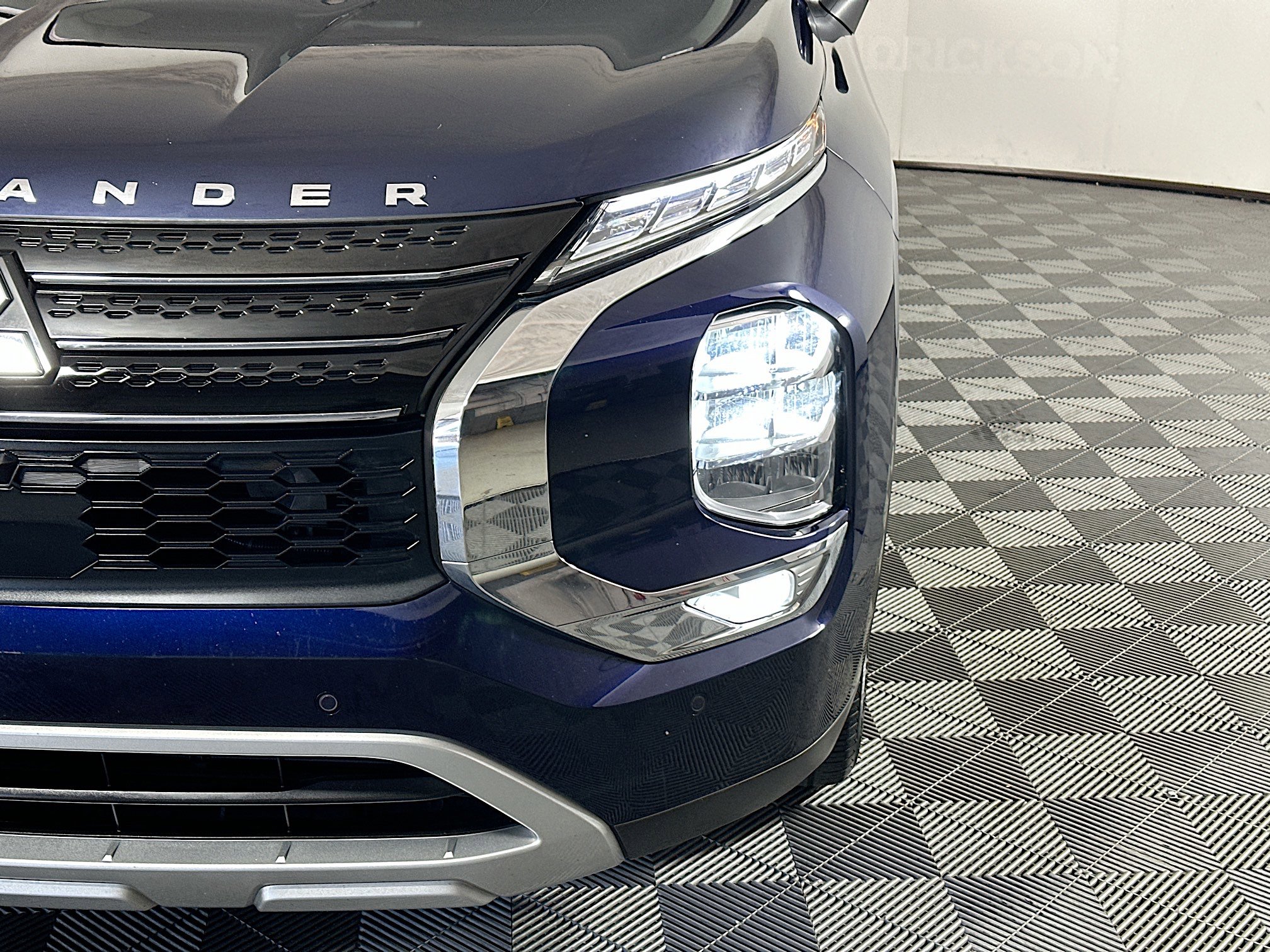 Used 2023 Mitsubishi Outlander SE FWD image 9