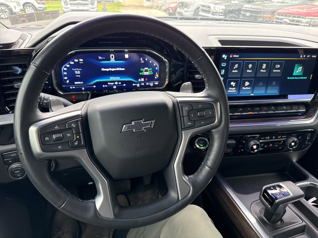 Used 2023 Chevrolet Silverado 1500 RST w/ Redline Edition AWD/4WD image 9