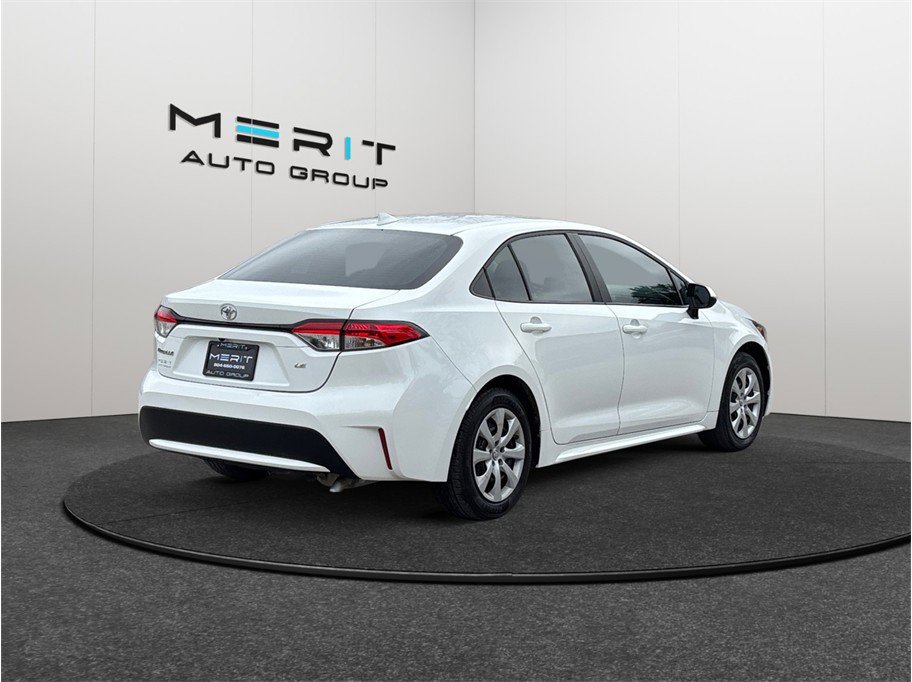 Used 2022 Toyota Corolla LE image 9