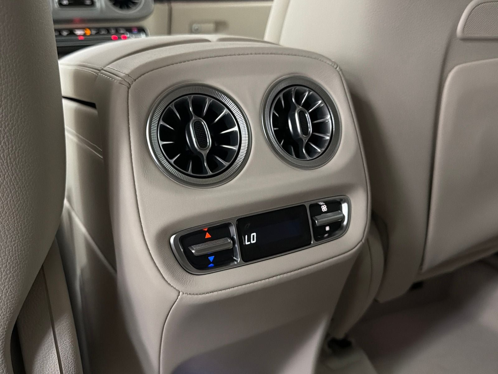 New 2027 Mercedes-Benz G 63 AMG 4MATIC image 38