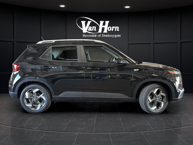 New 2026 Hyundai Venue SEL FWD image 8