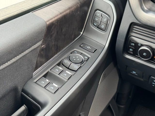 New 2026 Ford F350 Lariat w/ Black Appearance Package image 32
