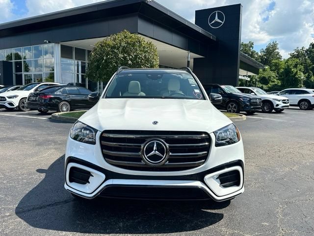 Used 2025 Mercedes-Benz GLS 450 4MATIC w/ AMG Line Exterior image 3