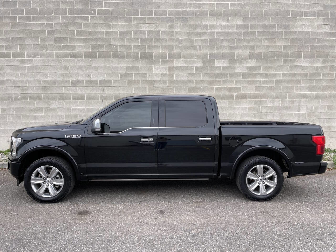 Used 2018 Ford F150 Platinum w/ Technology Package AWD/4WD image 9