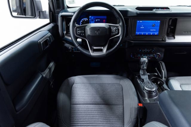 Used 2023 Ford Bronco Outer Banks image 3