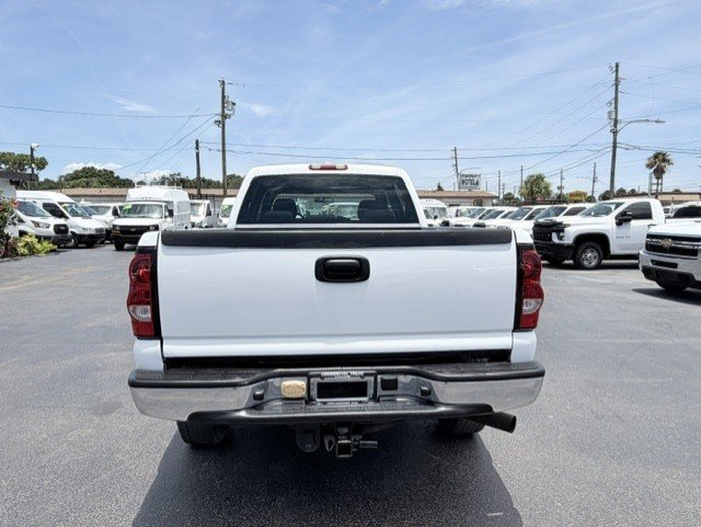 Used 2006 Chevrolet Silverado 2500 W/T w/ Heavy-Duty Power Package RWD image 6