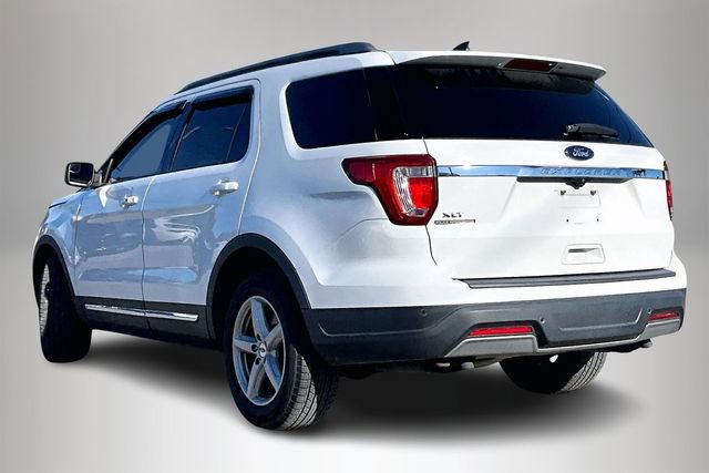 Used 2019 Ford Explorer XLT image 4