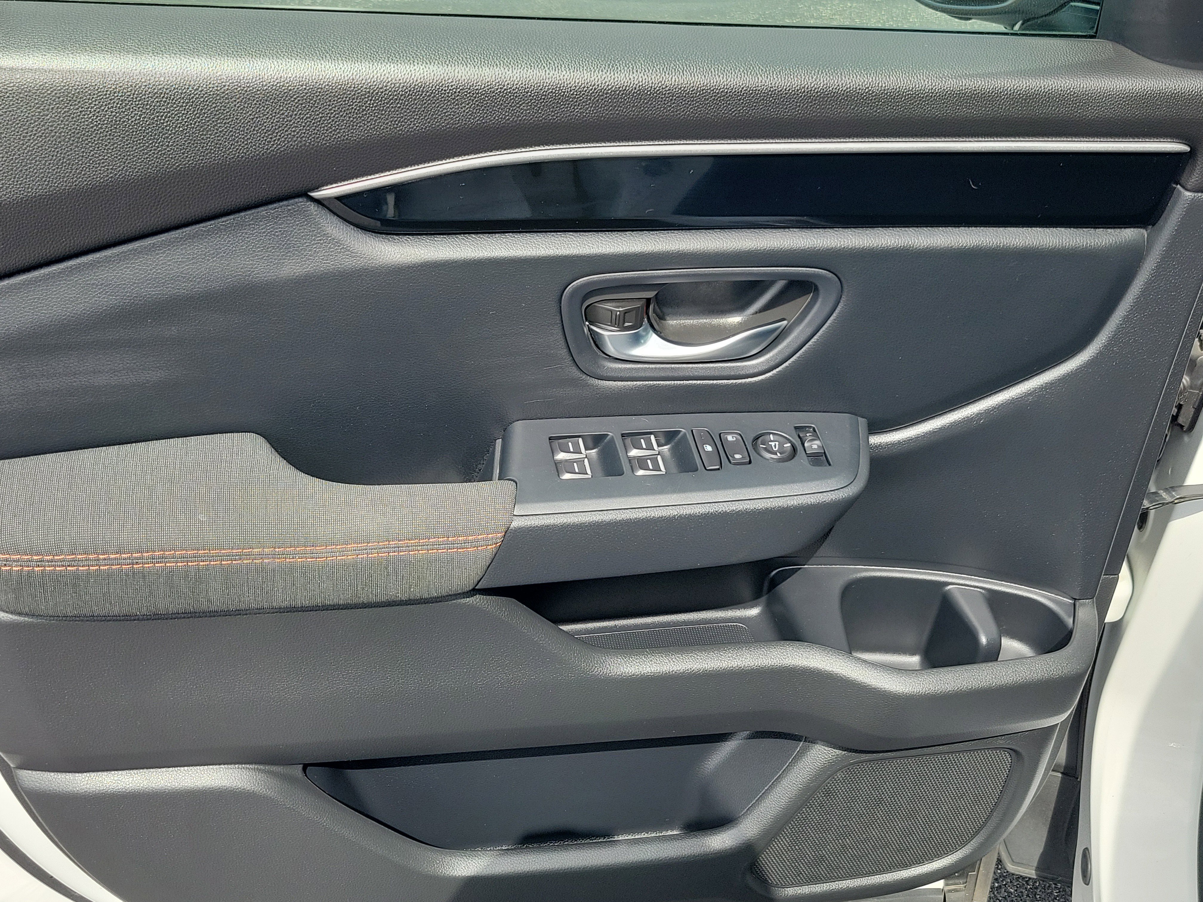 Used 2025 Honda Pilot Sport image 16