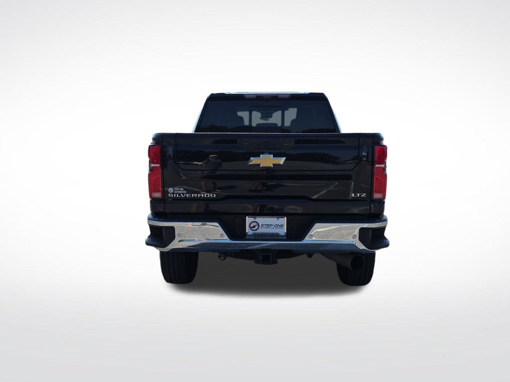 Used 2024 Chevrolet Silverado 2500 LTZ w/ LTZ Plus Package AWD/4WD image 6