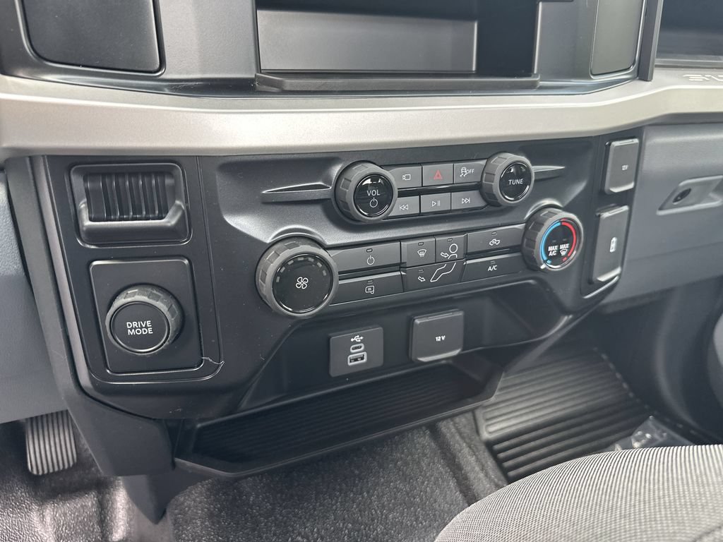 New 2025 Ford F350 XL w/ 360-Degree Camera Package RWD image 21