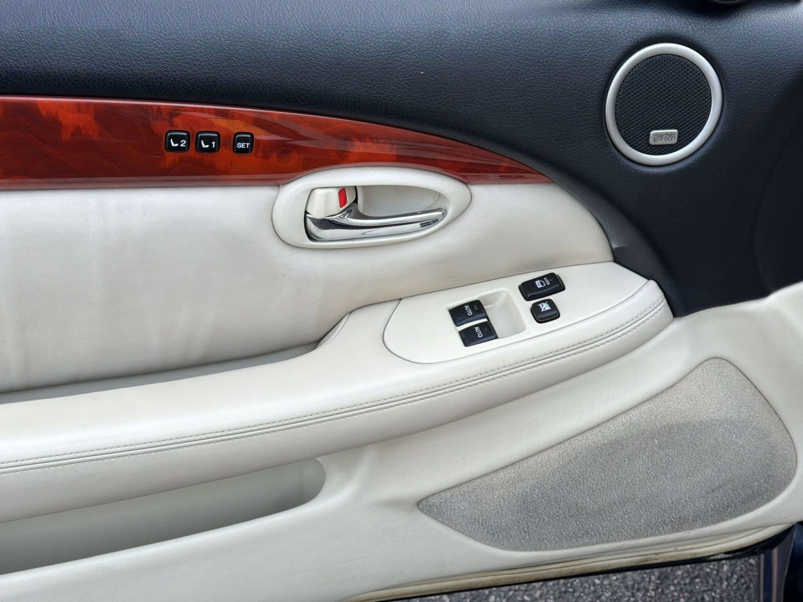 Used 2007 Lexus SC 430 Convertible RWD image 14