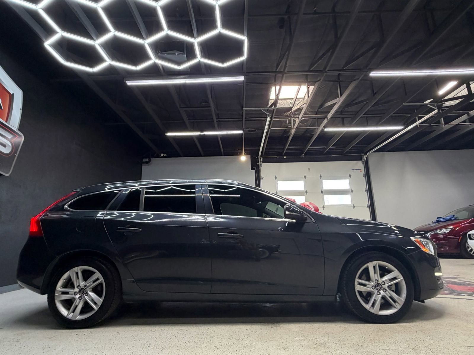 Used 2015 Volvo V60 T5 Premier Plus image 7