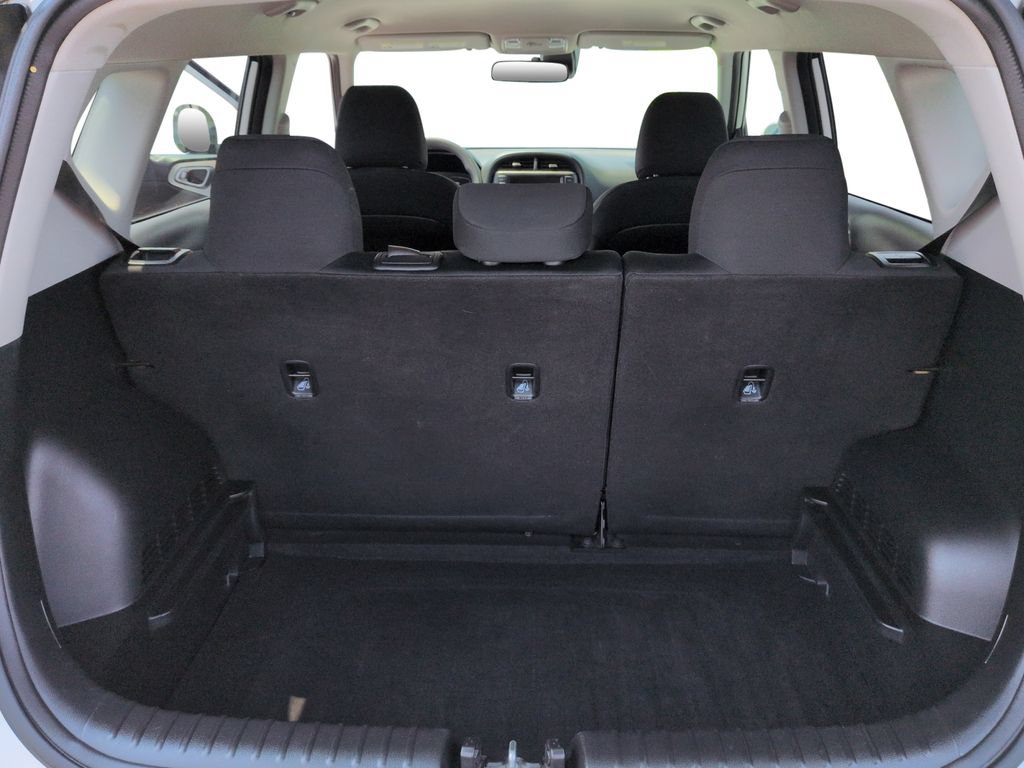 Used 2024 Kia Soul LX w/ Option Group 015 FWD image 22