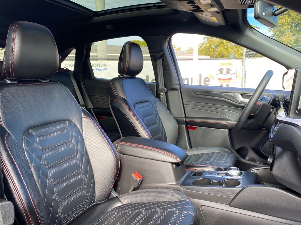 Used 2024 Ford Escape ST-Line Elite w/ Premium Technology Package image 20