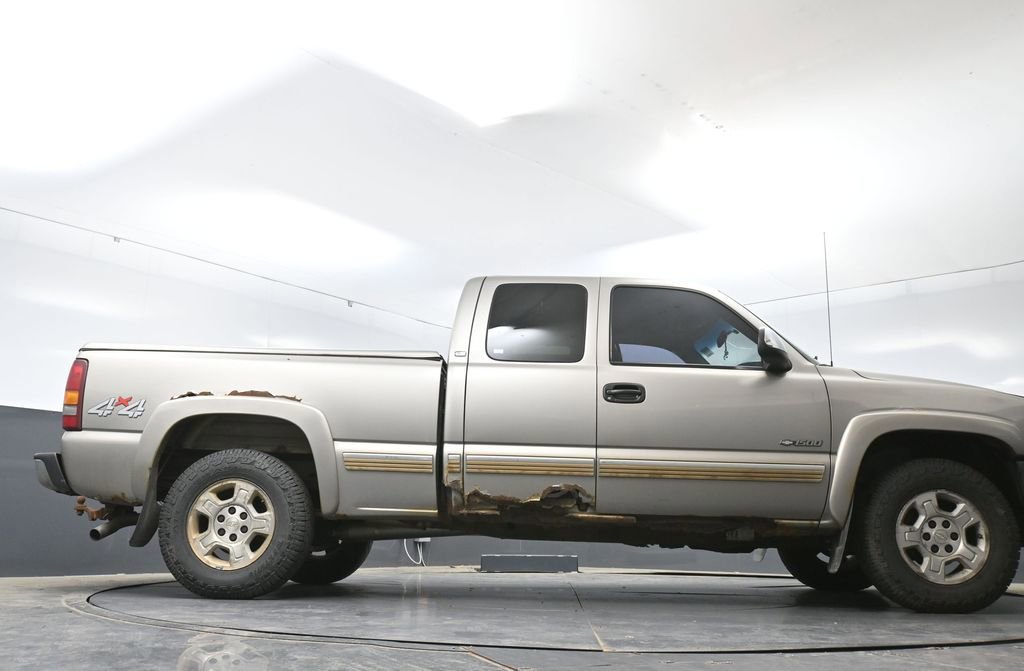 Used 2001 Chevrolet Silverado 1500 LS w/ Firm Ride Suspension Pkg AWD/4WD image 22