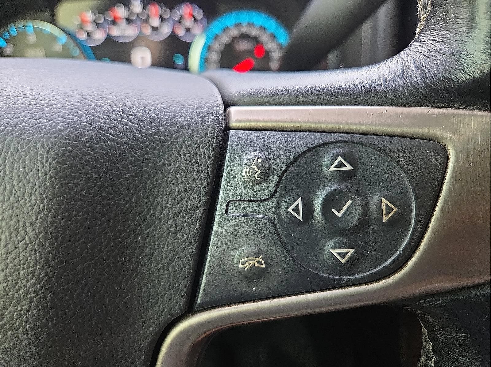 Used 2019 GMC Sierra 2500 Denali w/ Suspension Package, Off-Road AWD/4WD image 18