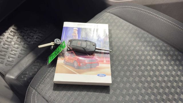 Used 2019 Ford Transit Connect XLT image 25