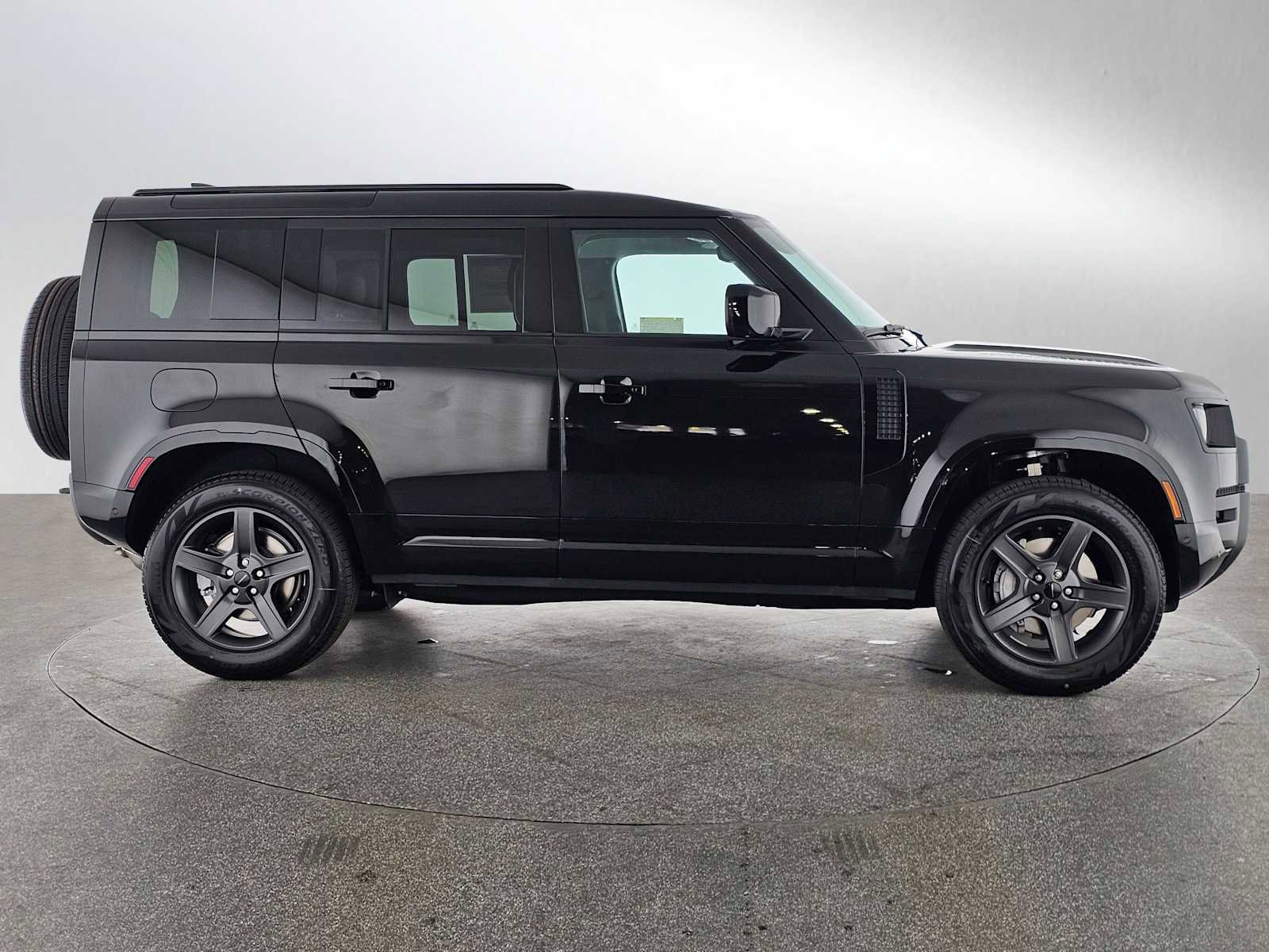 New 2026 Land Rover Defender 110 X-Dynamic SE image 6