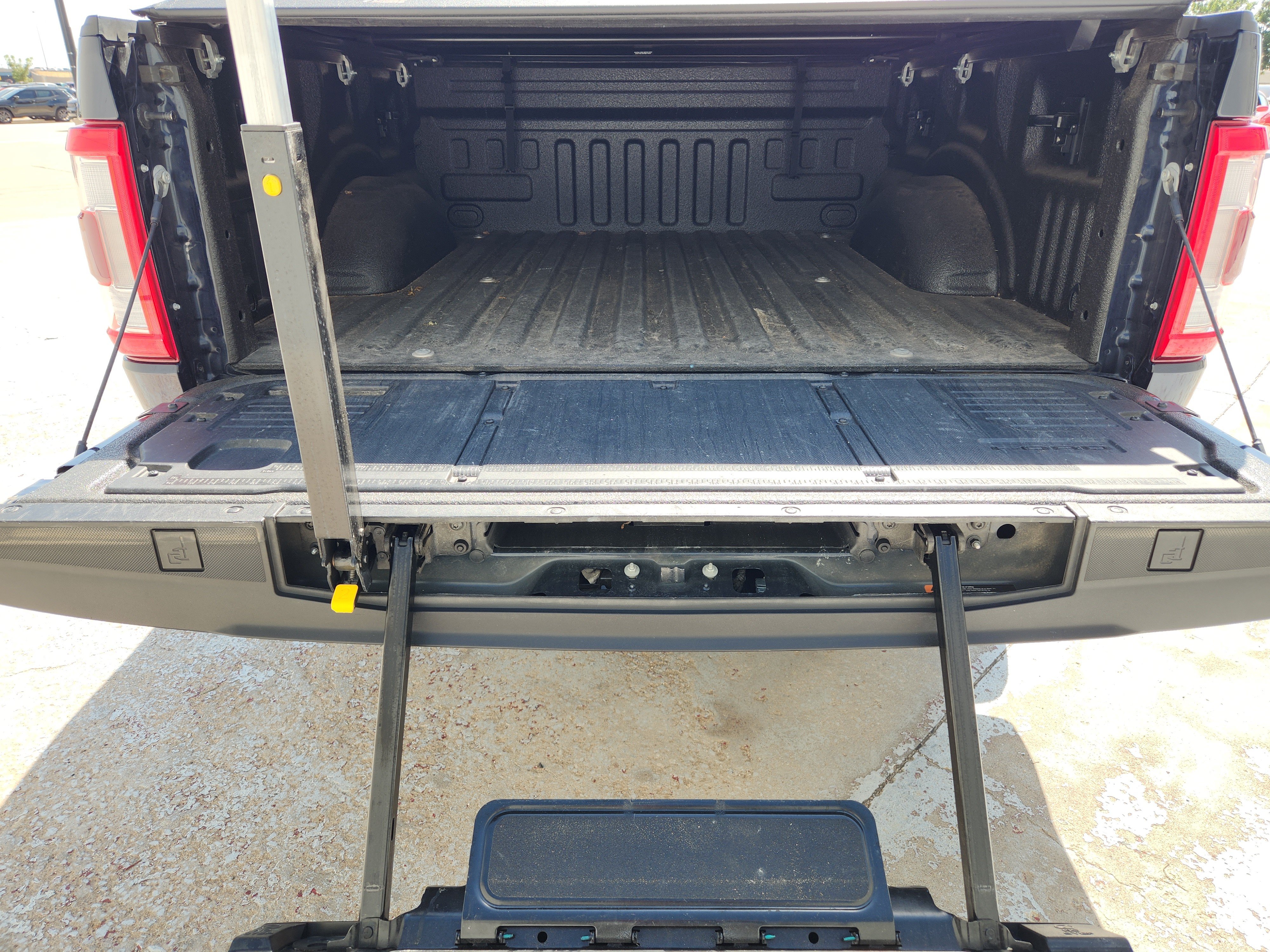 Used 2022 Ford F150 Limited AWD/4WD image 34