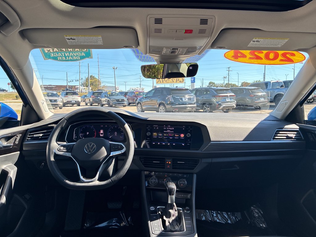 Used 2024 Volkswagen Jetta SEL FWD image 19