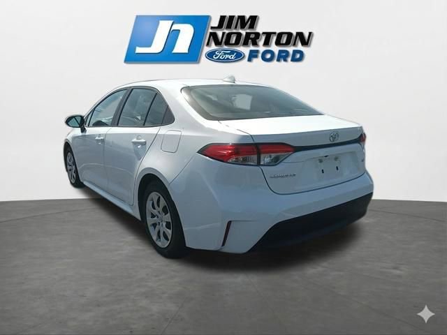 Used 2024 Toyota Corolla LE FWD image 7