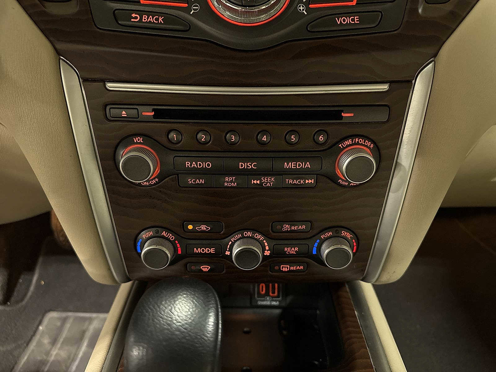 Used 2019 Nissan Pathfinder Platinum image 23