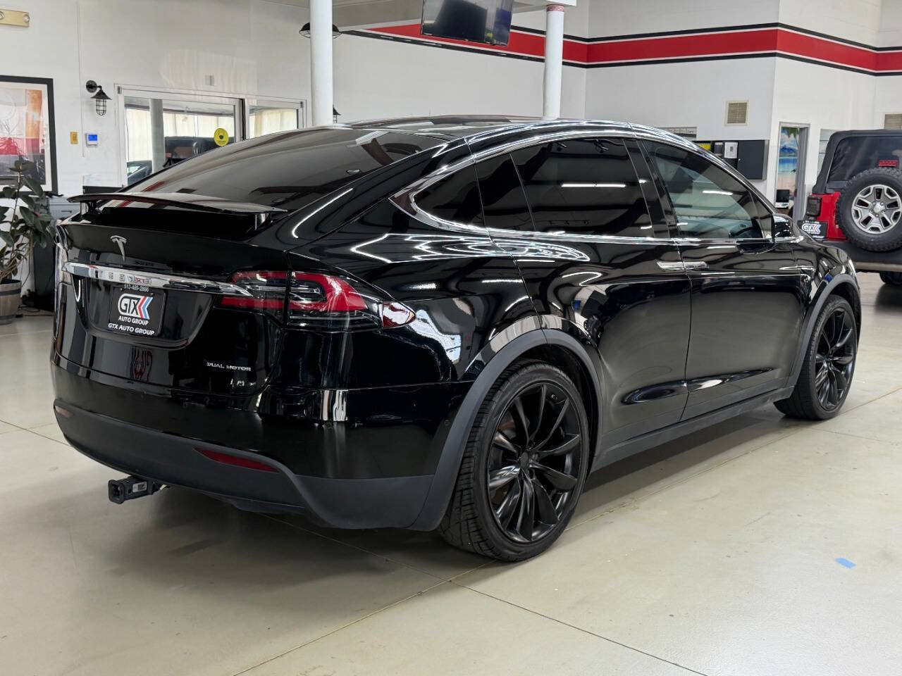 Used 2020 Tesla Model X AWD/4WD image 2