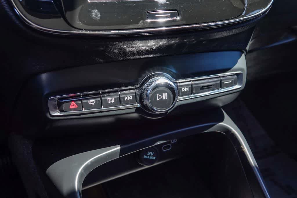 Used 2024 Volvo XC40 B5 Ultimate w/ Protection Package Premier AWD/4WD image 21