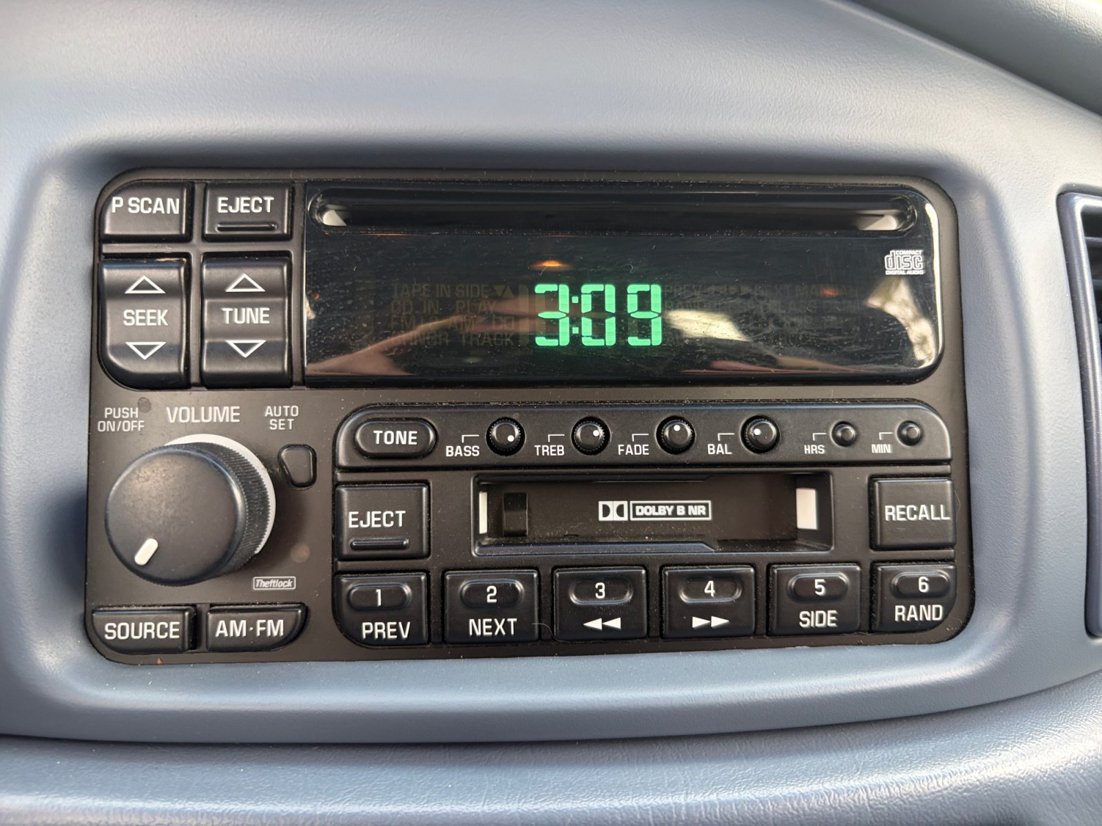 Used 2000 Buick Century Custom w/ Premium Opt Pkg FWD image 21