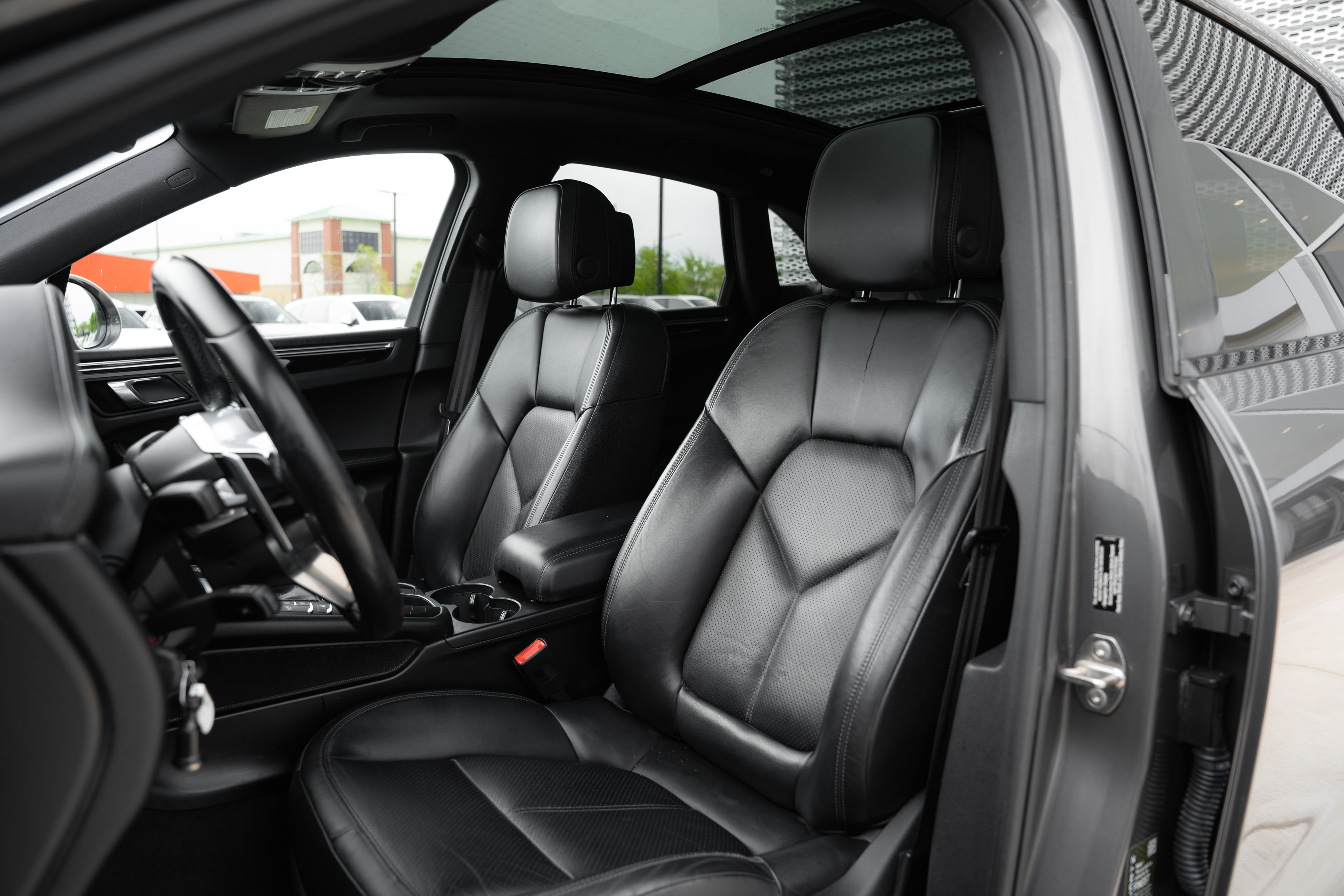 Used 2015 Porsche Macan S AWD/4WD image 24