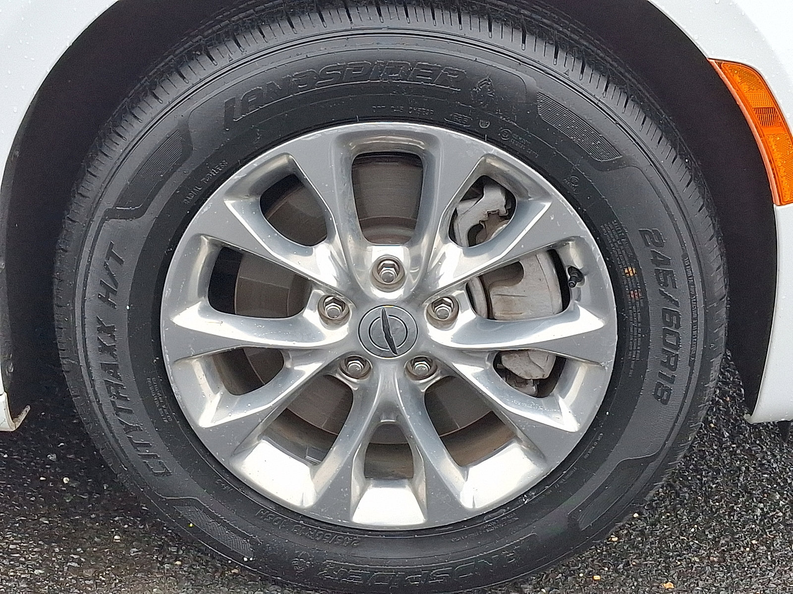 Certified 2023 Chrysler Pacifica Touring-L image 9