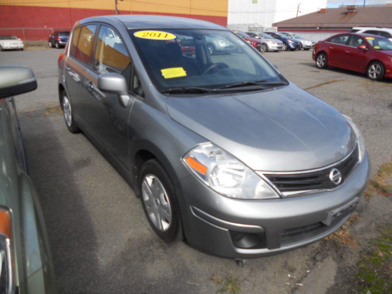Used 2011 Nissan Versa 1.8 S w/ Plus Pkg FWD image 2