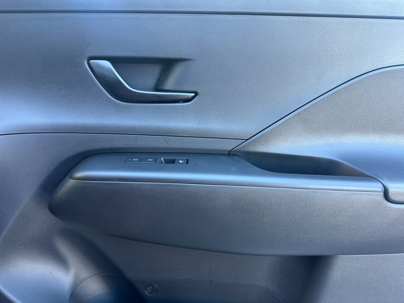 Certified 2025 Hyundai Kona SEL image 19
