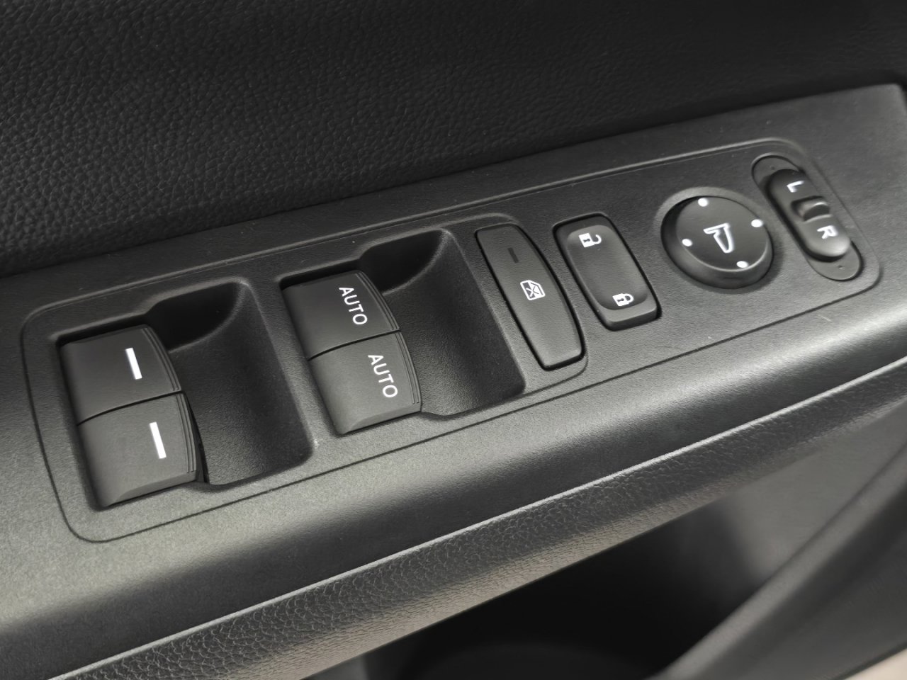 Used 2024 Honda CR-V Sport image 25