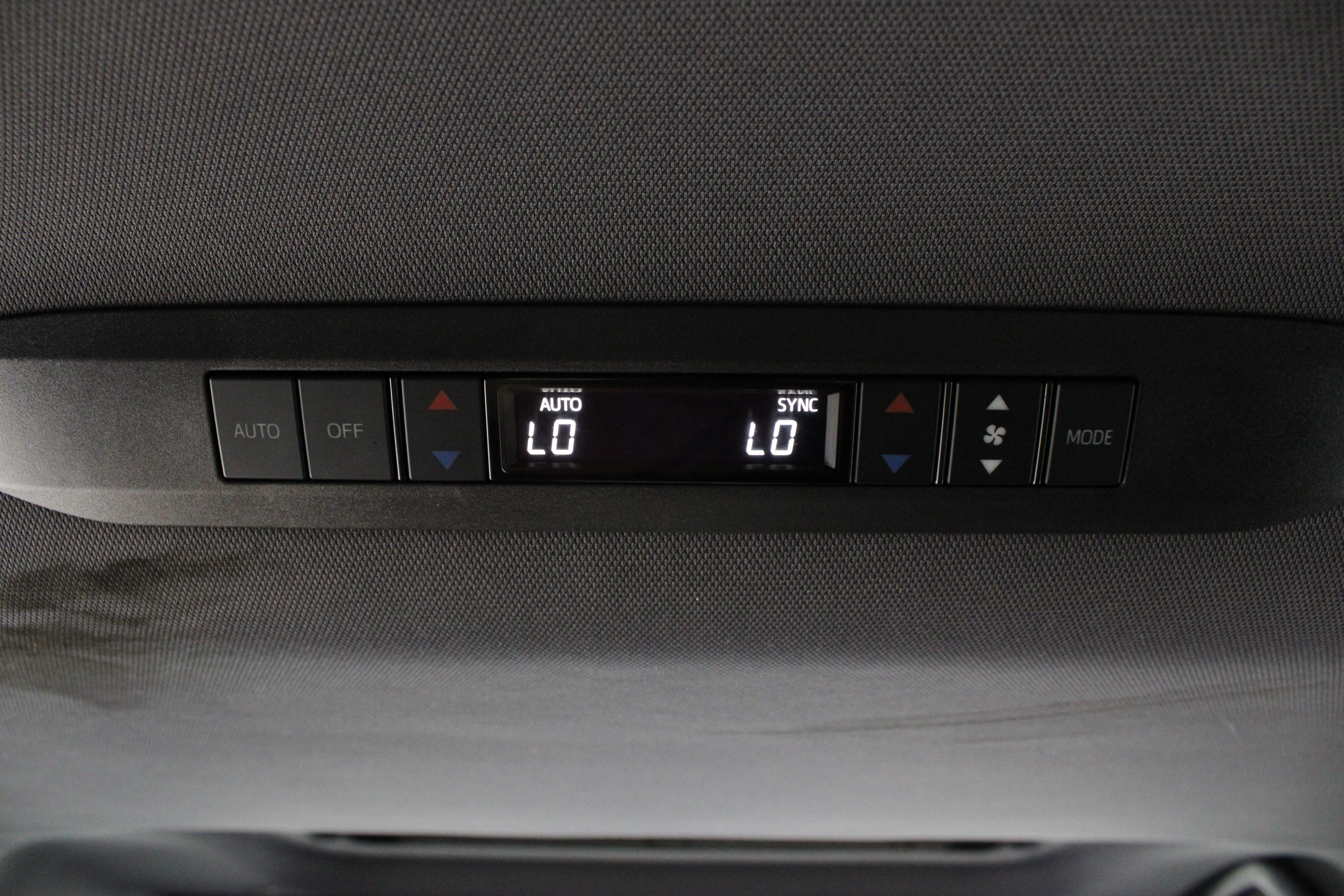 Used 2023 Toyota Sienna XSE FWD image 31
